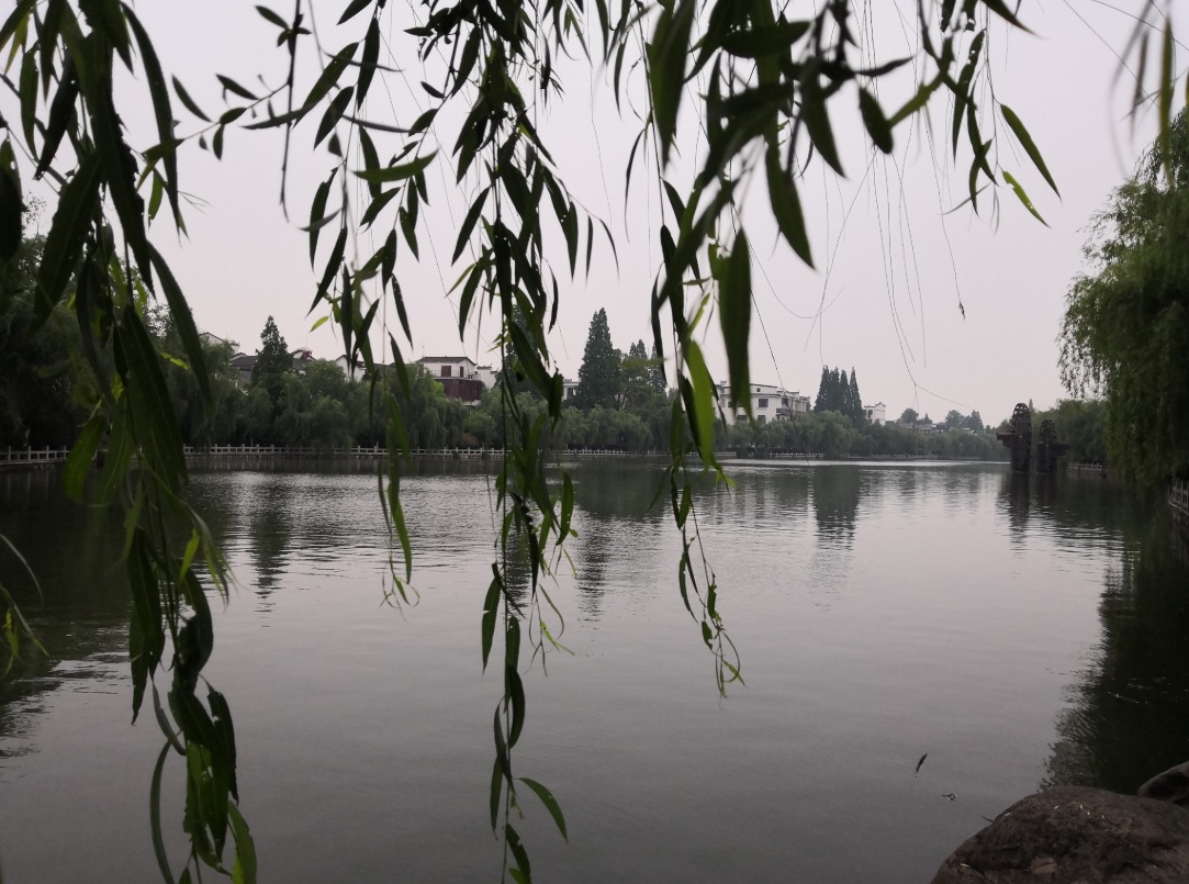 景区里的护城河!